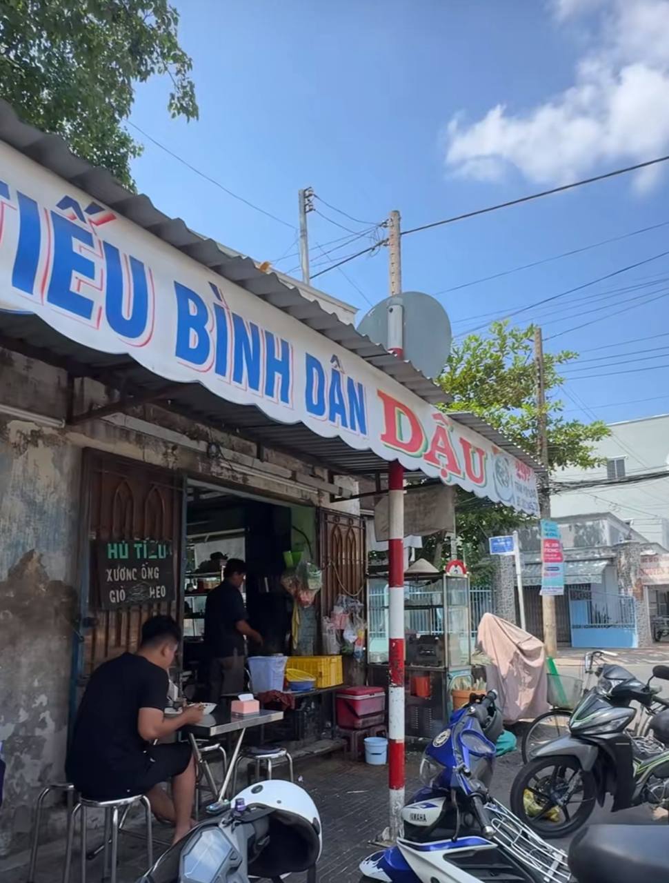 Bà chủ hủ tiếu Sa Đéc bán tô 20.000 đồng nhưng du lịch khắp nơi, khách quen tự nhận