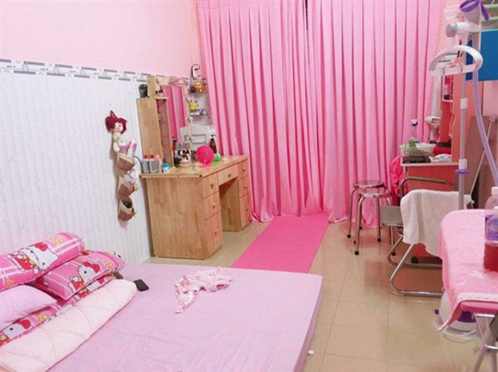Thời điểm đó, phòng riêng của Phương Mỹ Chi rất giản dị, có màu hồng nổi bật