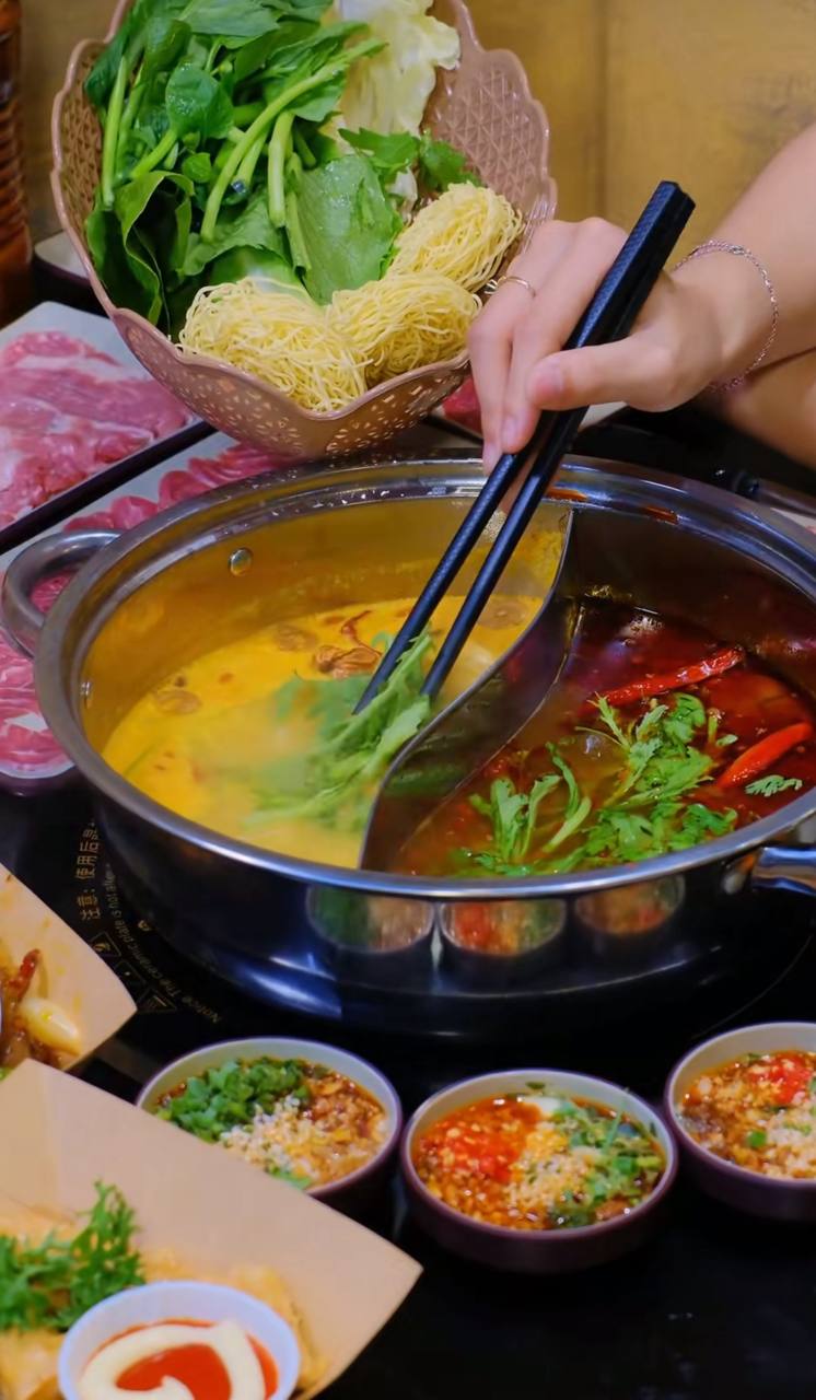 Quán lẩu bò trăm rưỡi đông tới mức khách ghé 4 lần chỉ 2 lần được ngồi