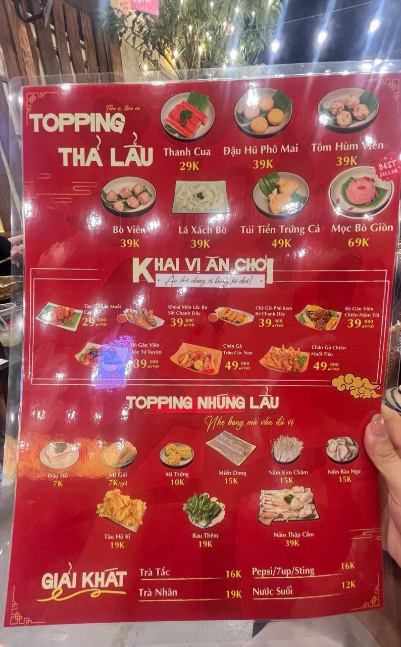 Thực đơn của quán đa dạng các loại thịt bò và thức ăn thả lẩu. Ảnh: Google Review