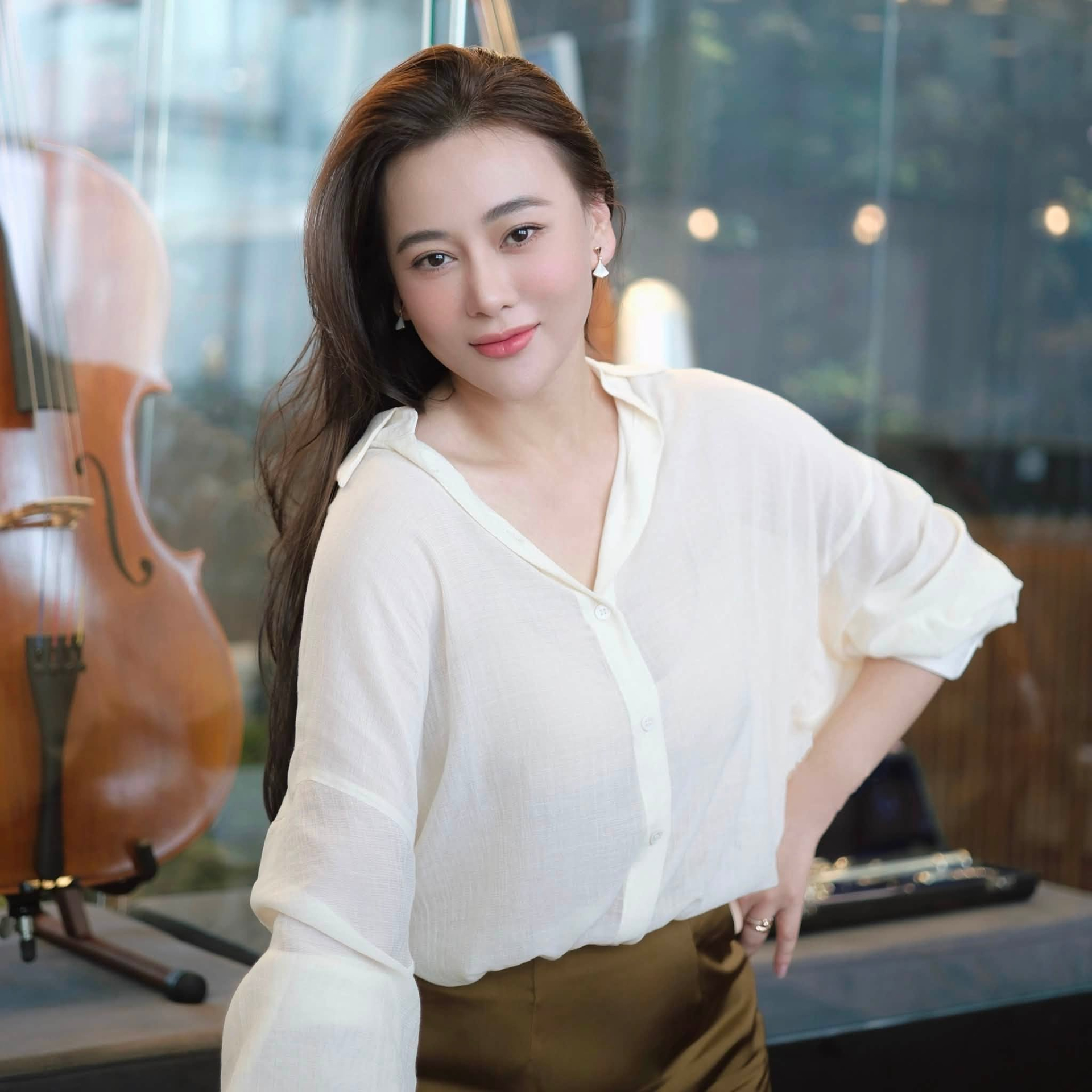 Phương Oanh khoe nhan sắc rạng rỡ trong loạt ảnh mới (Ảnh: FBNV)