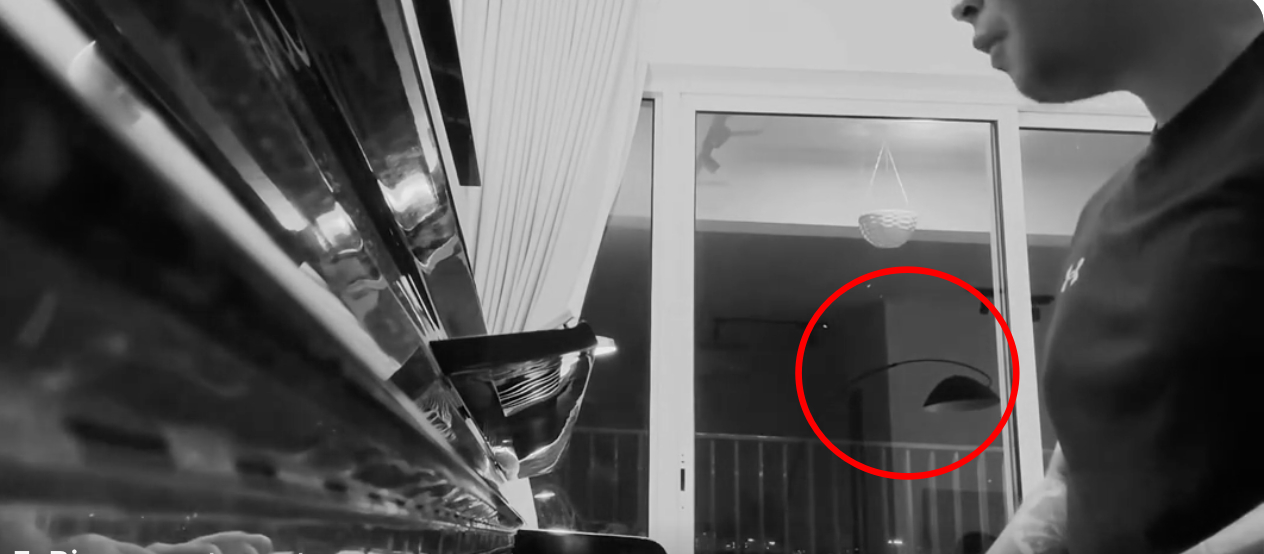 Trước đó ít hôm, Binz từng đăng clip trong một căn chung cư mới