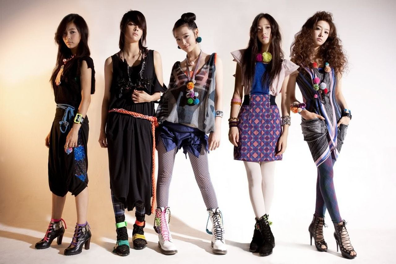 Krystal ra mắt cùng f(x) năm 2009. Ảnh: X