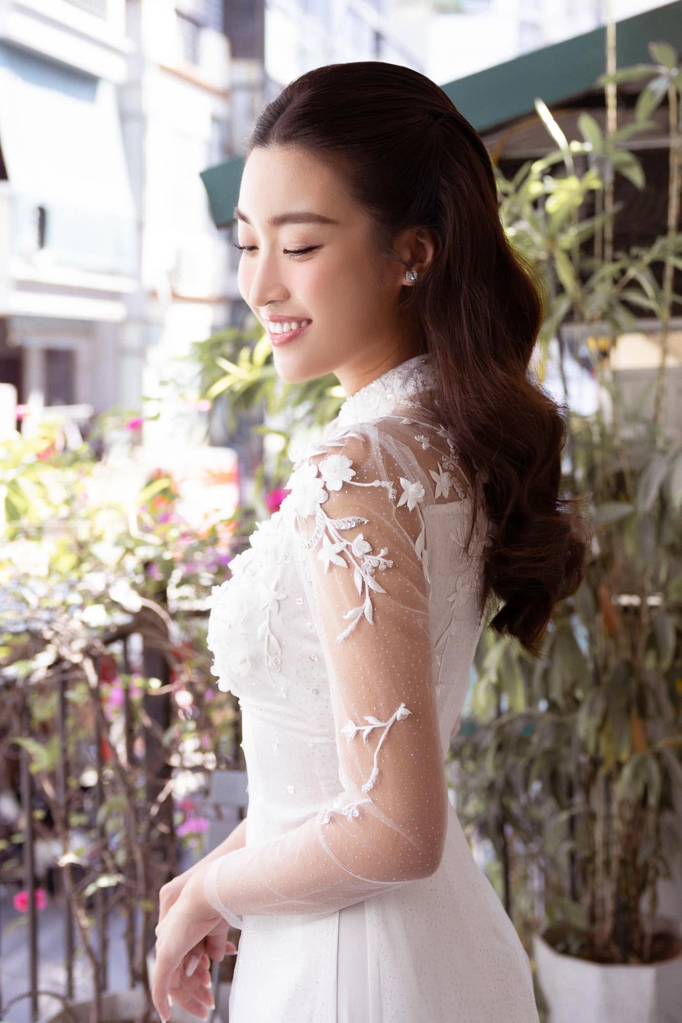Hoa hậu Đỗ Mỹ Linh từng check in bên không gian ban công xanh mát