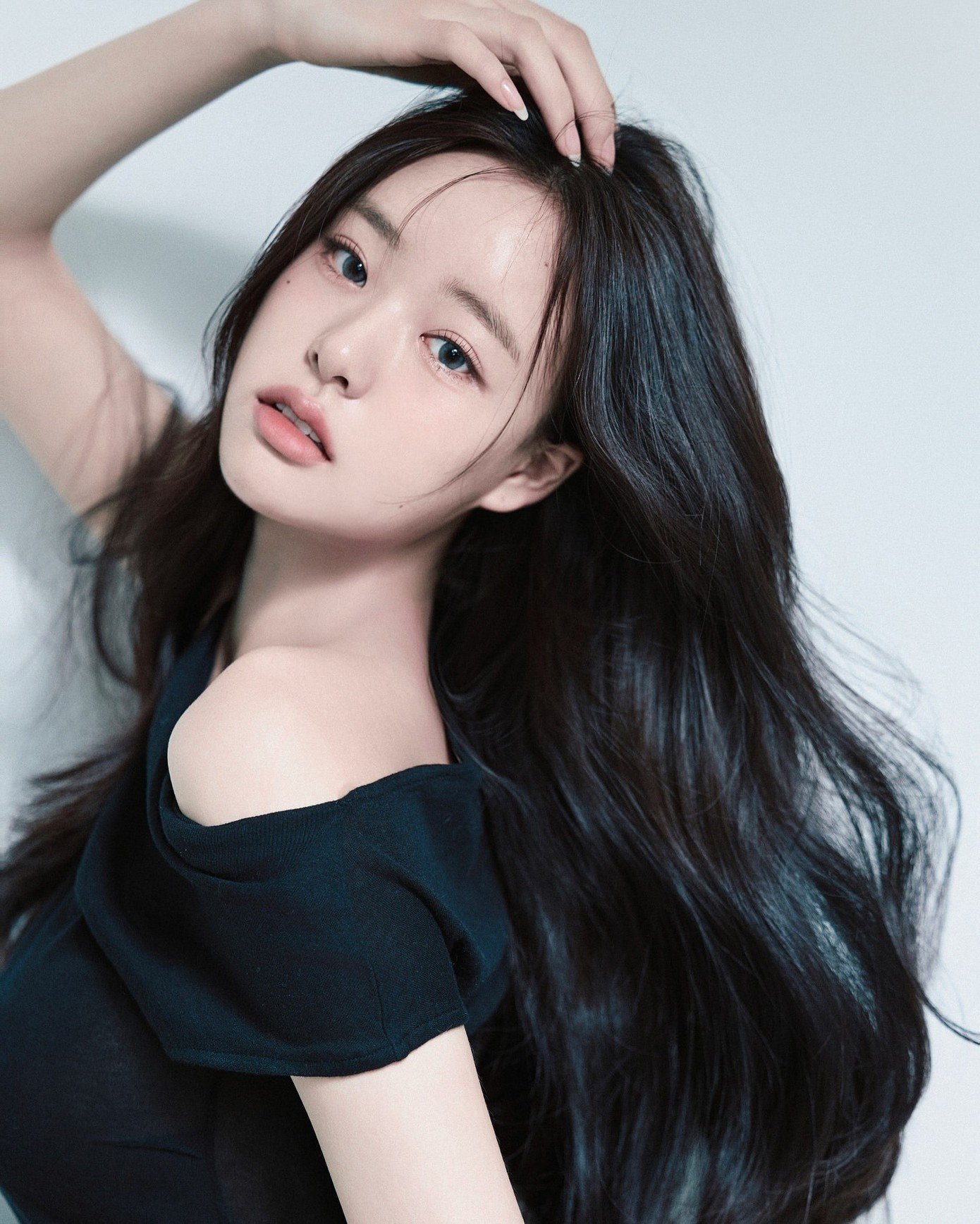 Trong khi đó, Á hậu Heesun gây ấn tượng với trình độ học vấn nổi bật. Ảnh: Naver