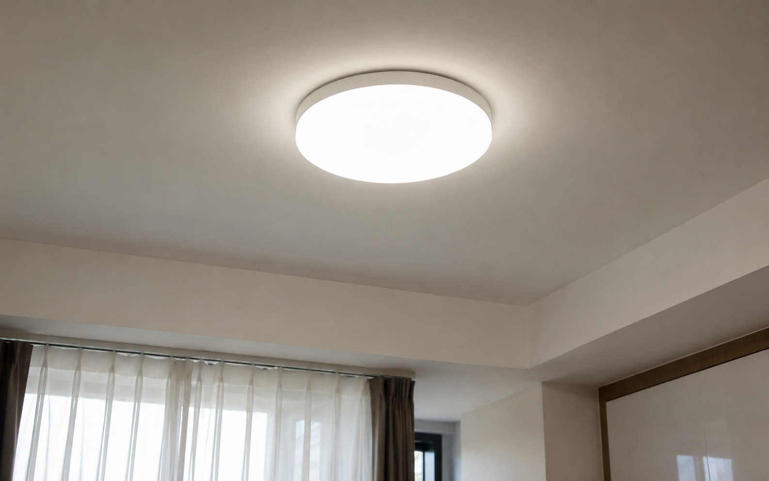 Vì sao ngày càng nhiều gia đình không còn dùng đèn tuýp huỳnh quang? 2 kiểu đèn cho ánh sáng đẹp hơn đang dần thành xu hướng mới