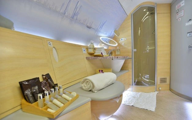 Những hình ảnh bên trong chiếc Airbus A380 của hãng hàng không Emirates