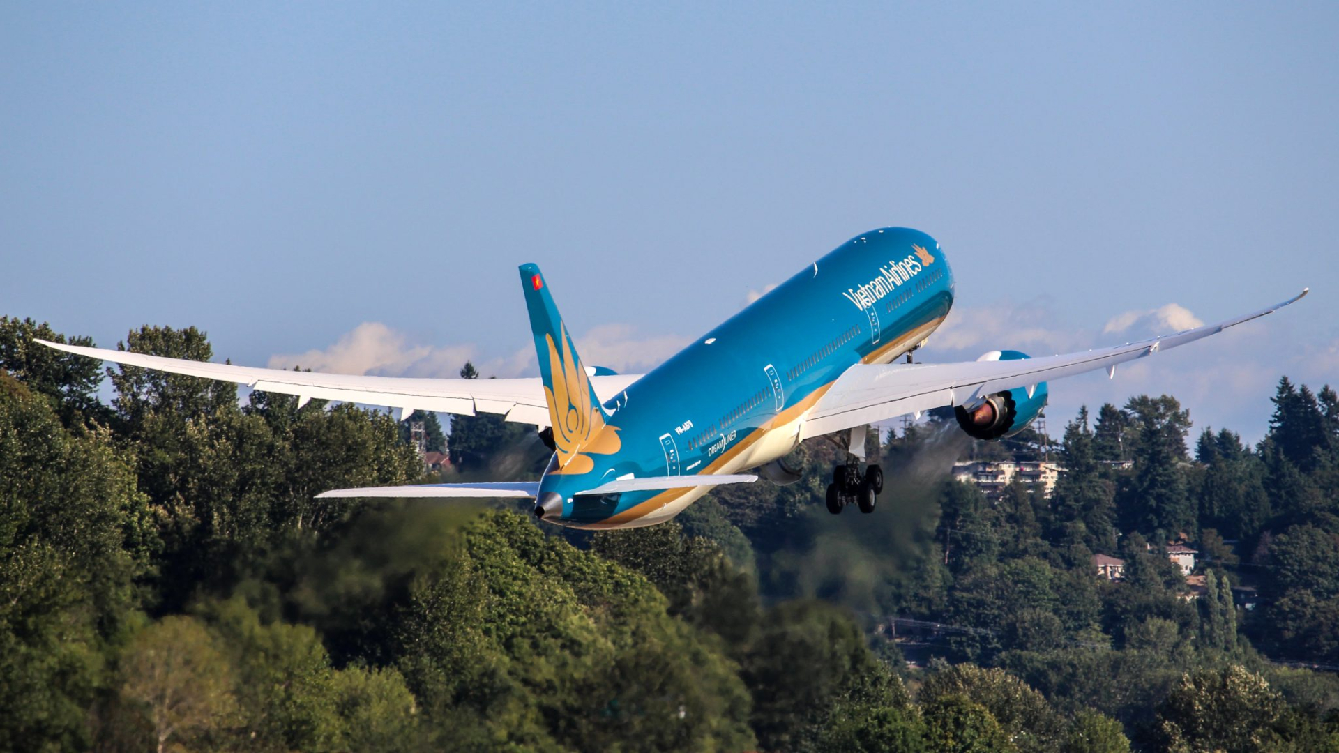 Vietnam Airlines trở thành hãng thứ 4 tại châu Á, hãng thứ 5 trên thế giới nhận máy bay Boeing 787-10, và là 1 trong 5 hãng hàng không tại châu Á khai thác đồng thời cả 2 dòng máy bay hiện đại nhất Boeing 787-9 và 787-10.