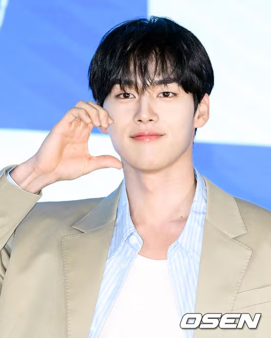 Hong Min Gi là mỹ nam gen Z đang lên của showbiz Hàn. Ảnh: Osen.