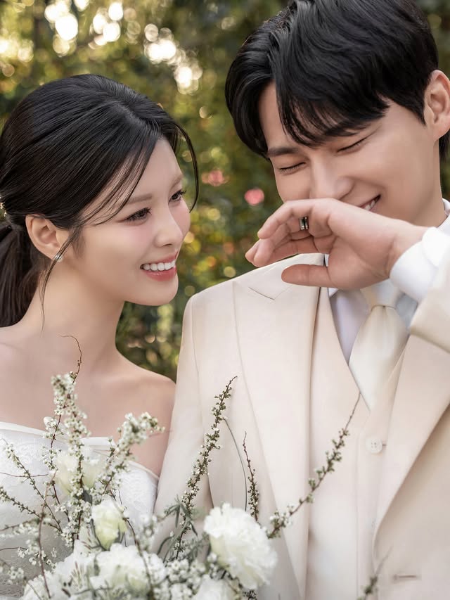 Chồng Soyee là luật sư Yoo Jong Min, vốn nổi tiếng với vẻ ngoài điển trai. Ảnh: Instagram