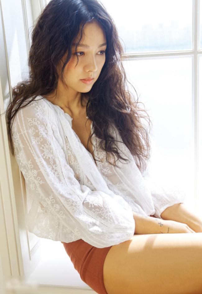 Lee Hyori từng là nữ hoàng gợi cảm của showbiz Hàn Quốc. Ảnh: X