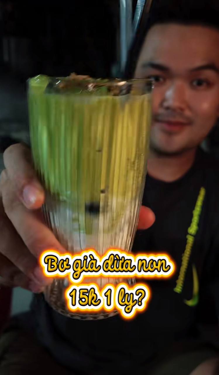 Vlogger Tui Là Sập Nè mới đây giới thiệu một địa điểm ở Bình Định khiến anh không khỏi bất ngờ vì mức giá đồ ăn rẻ đến khó tin. Nguồn: Tui Là Sập Nè