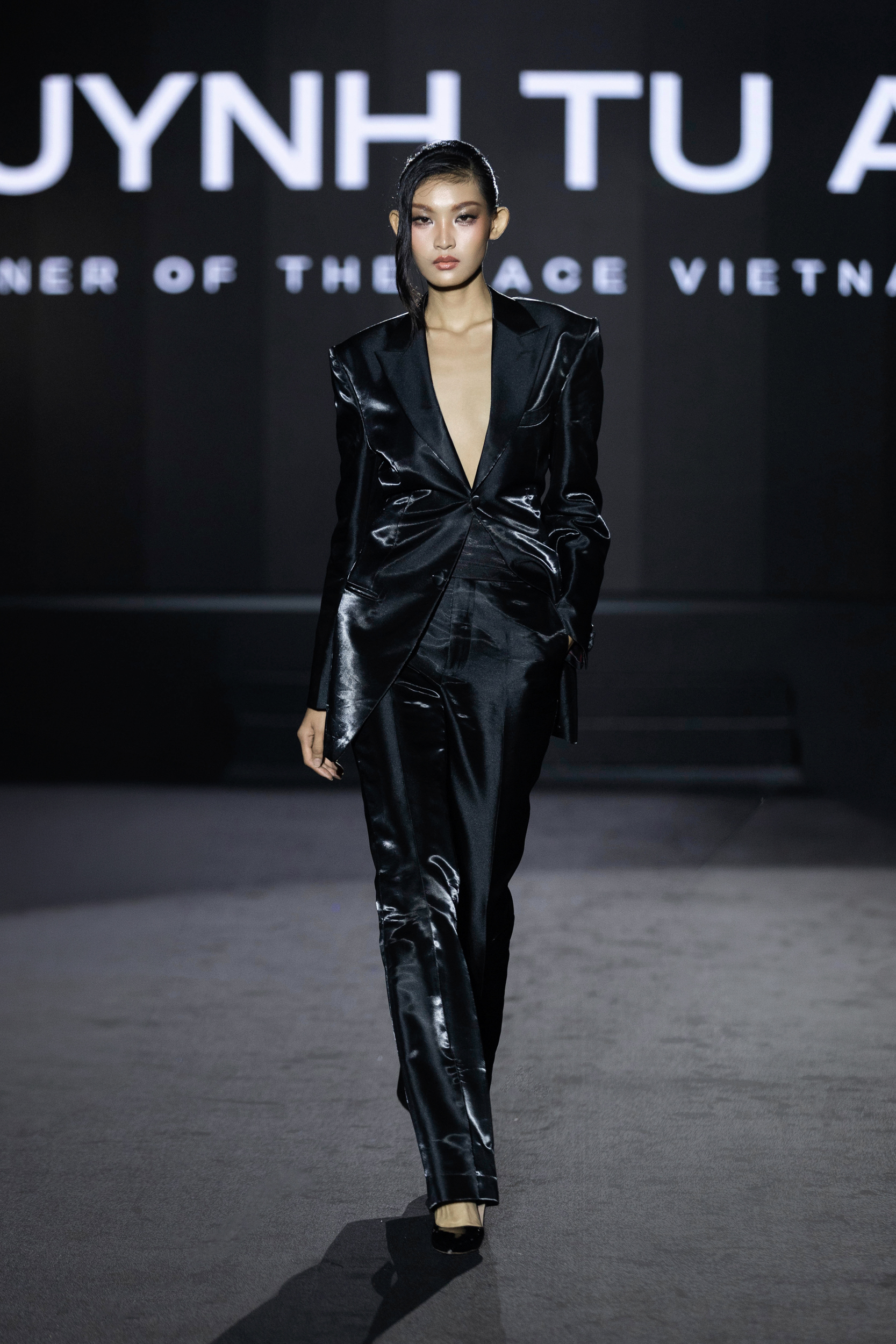 Đương kim Quán quân The Face Vietnam 2023 - Huỳnh Tú Anh với giao diện cá tính tại Họp báo The Face Vietnam 2026