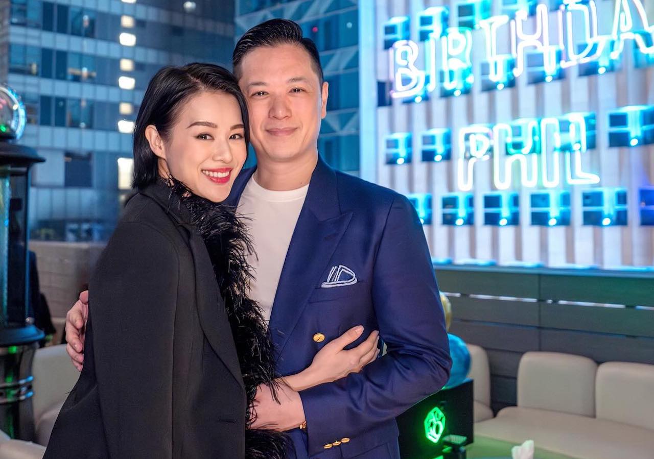 Á hậu hàng đầu nghi đang mang thai lần 4 sau khi chồng đại gia lộ ảnh ôm ấp gái xinh trong bar
