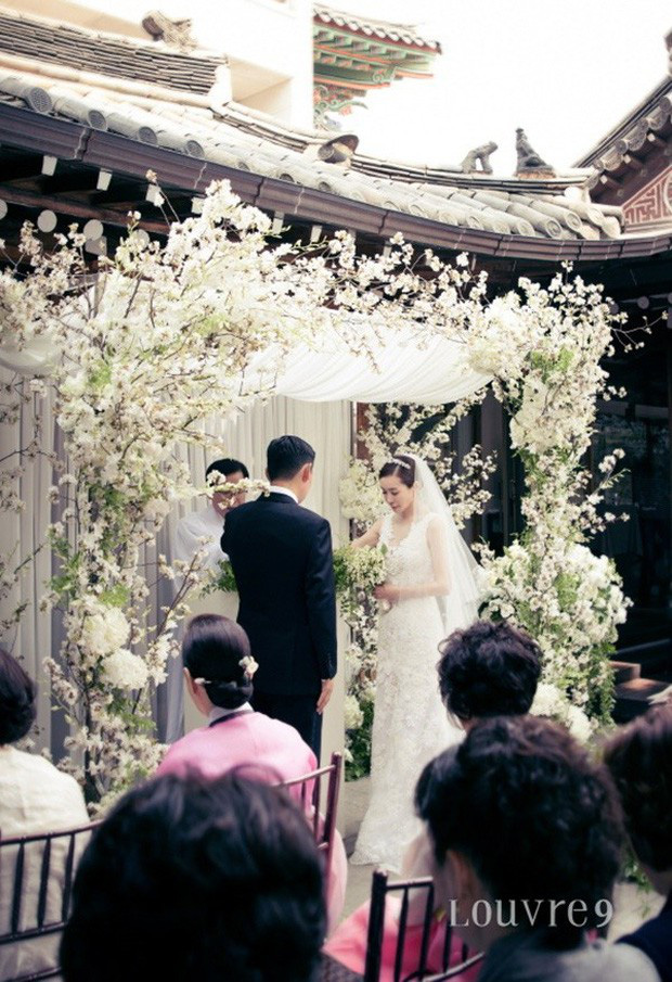 Kim Jung Eun kết hôn với ông xã ngoài ngành giải trí hồi năm 2016. Ảnh: Nate