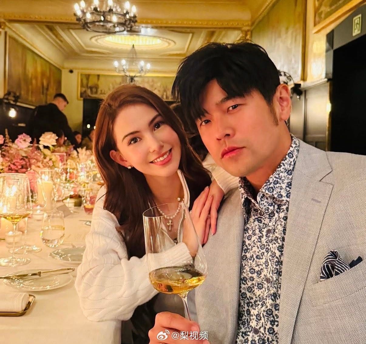 Châu Kiệt Luân chi hàng trăm tỷ mua 2 căn hộ cao cấp tặng sinh nhật bà xã người mẫu. Ảnh: Sina.