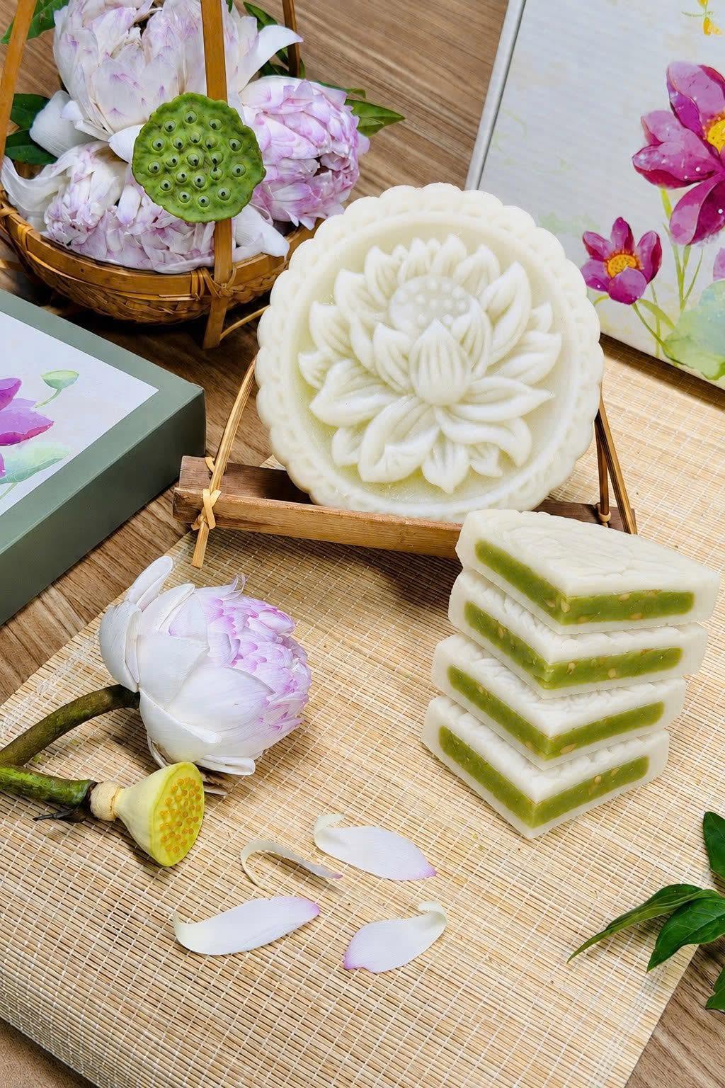 Quang Linh Food phải ngừng nhận đơn 43 tiếng vì quá tải, bánh trung thu 158.000 đồng mở bán lại là hết veo