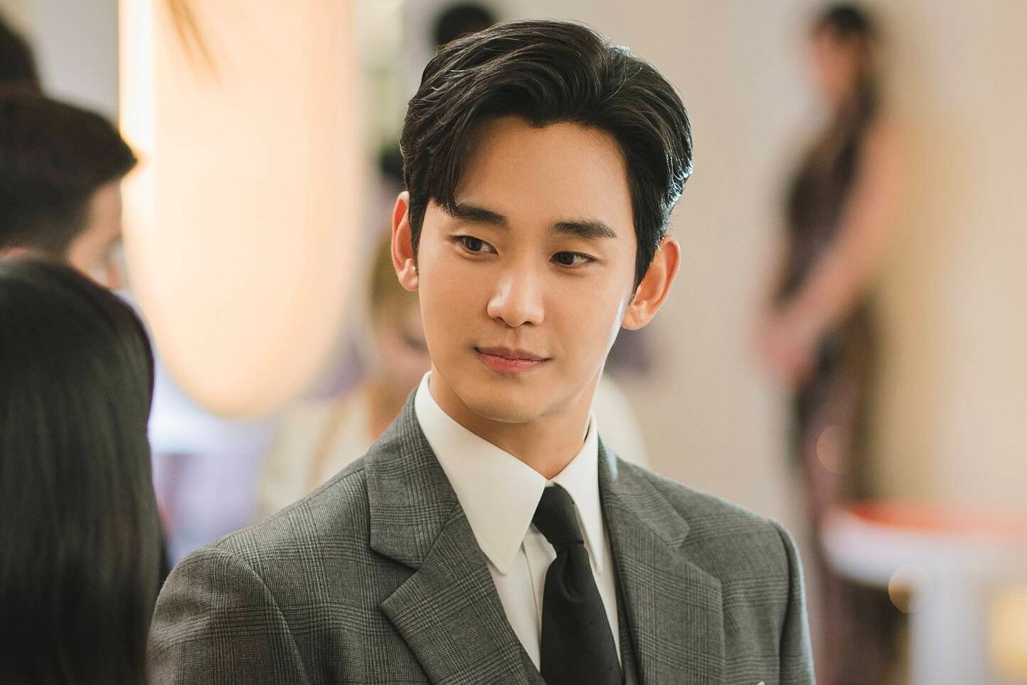 Kim Soo Hyun duy trì vị thế sao hạng A suốt hơn 10 năm sự nghiệp