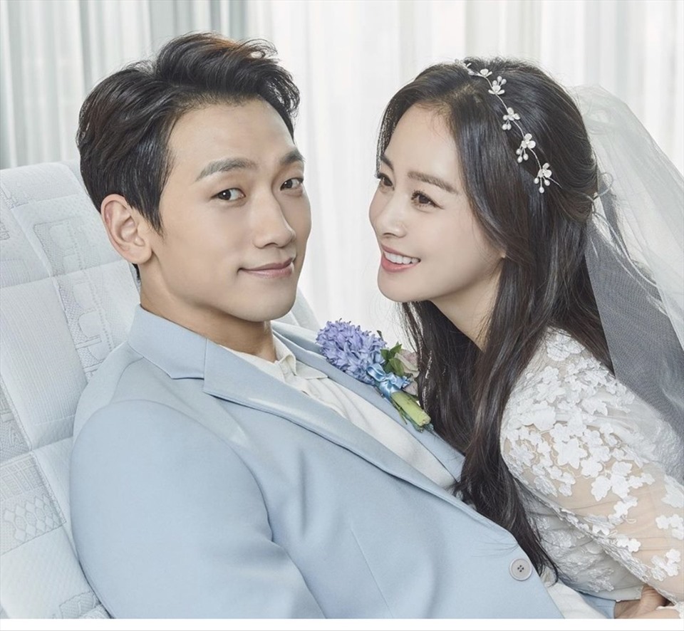 Kim Tae Hee có tổ ấm hạnh phúc bên Bi Rain. Ảnh: Pann