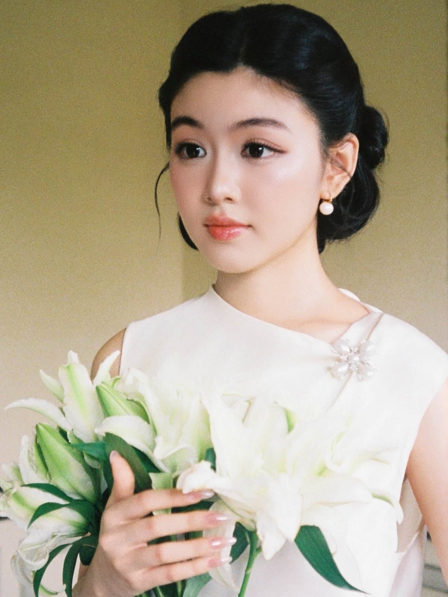 Cư dân mạng nhận xét Lọ Lem toát ra phong thái tiểu thư