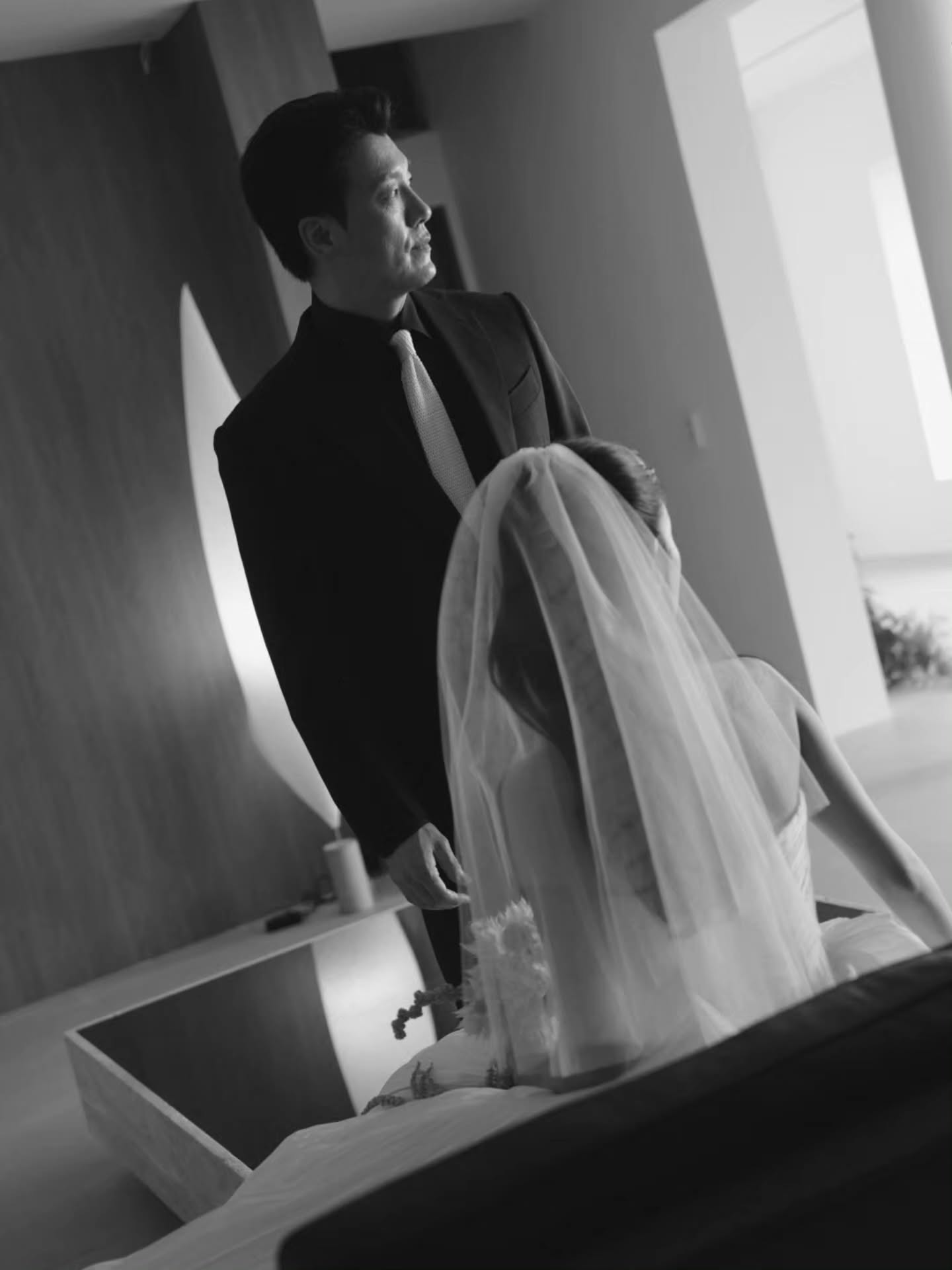 Yang Joon Mo đăng ảnh cùng lúc xác nhận ly dị vợ đầu và tái hôn với vợ mới. Ảnh: IGNV