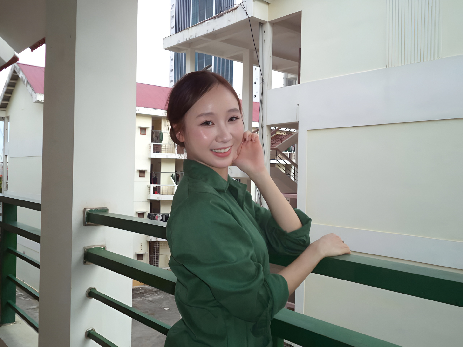 Hoàng Mai Linh, sinh viên năm 2 lựa chọn ở cùng bạn để giảm áp lực tài chính. (Ảnh: NVCC)