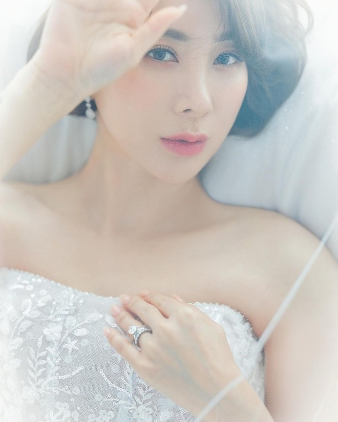 Nữ ca sĩ bị chồng doanh nh&acirc;n &ldquo;đ&aacute;&rdquo; sau nửa năm cưới: Hết sạch tiền, giấu bố l&eacute;n mang v&agrave;ng đi b&aacute;n để sống qua ng&agrave;y - Ảnh 2.