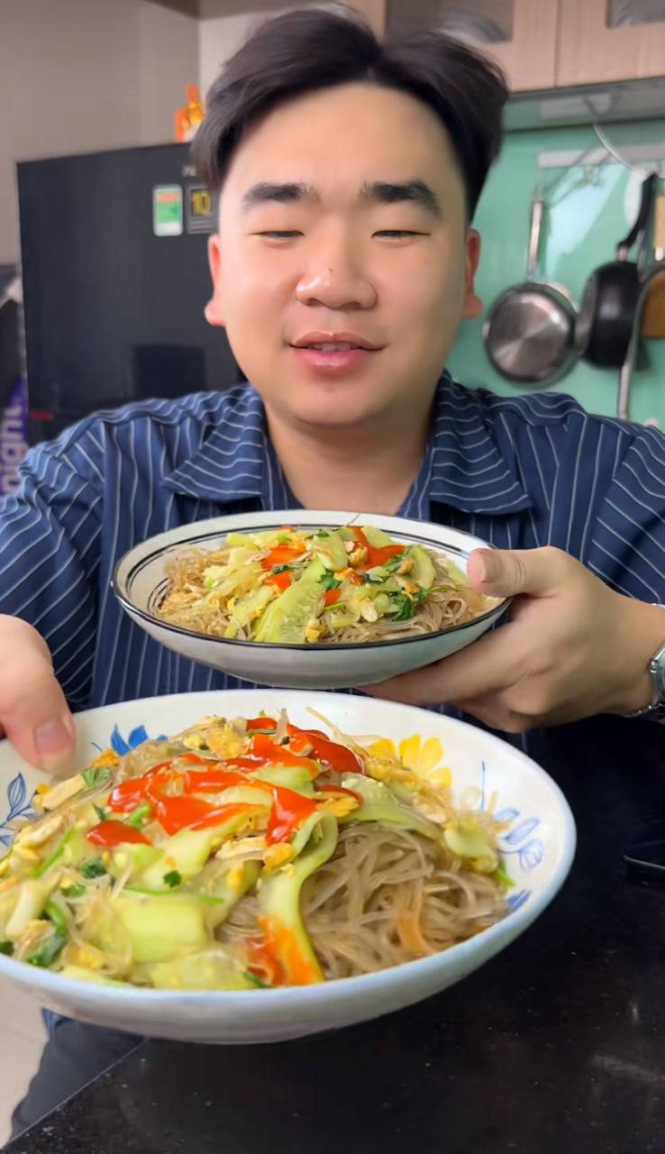 Bữa sáng của Nguyên Hí Mắt To