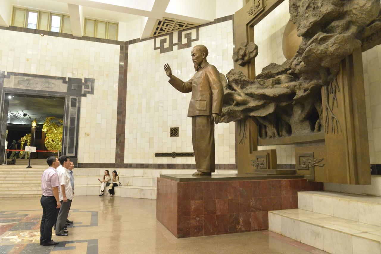 2/9 này ở Hà Nội đi đâu? Bảo tàng vừa mở cửa trở lại với 9 Bảo vật quốc gia, 7.000 hiện vật đưa du khách “đi xuyên” những lớp ký ức của Thủ đô