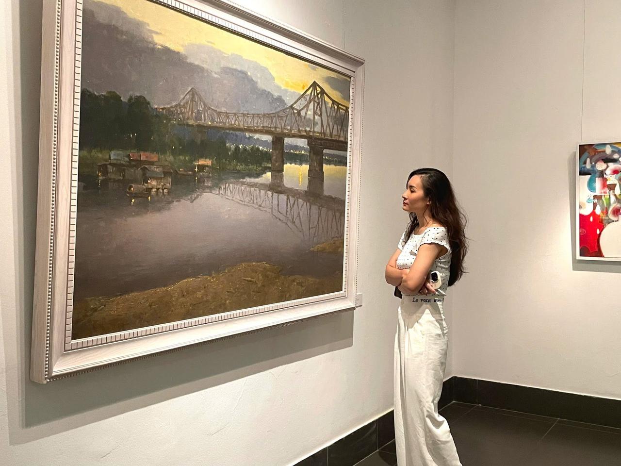 Tại đây, người xem có thể lần lượt đi qua nhiều giai đoạn của mỹ thuật Việt Nam