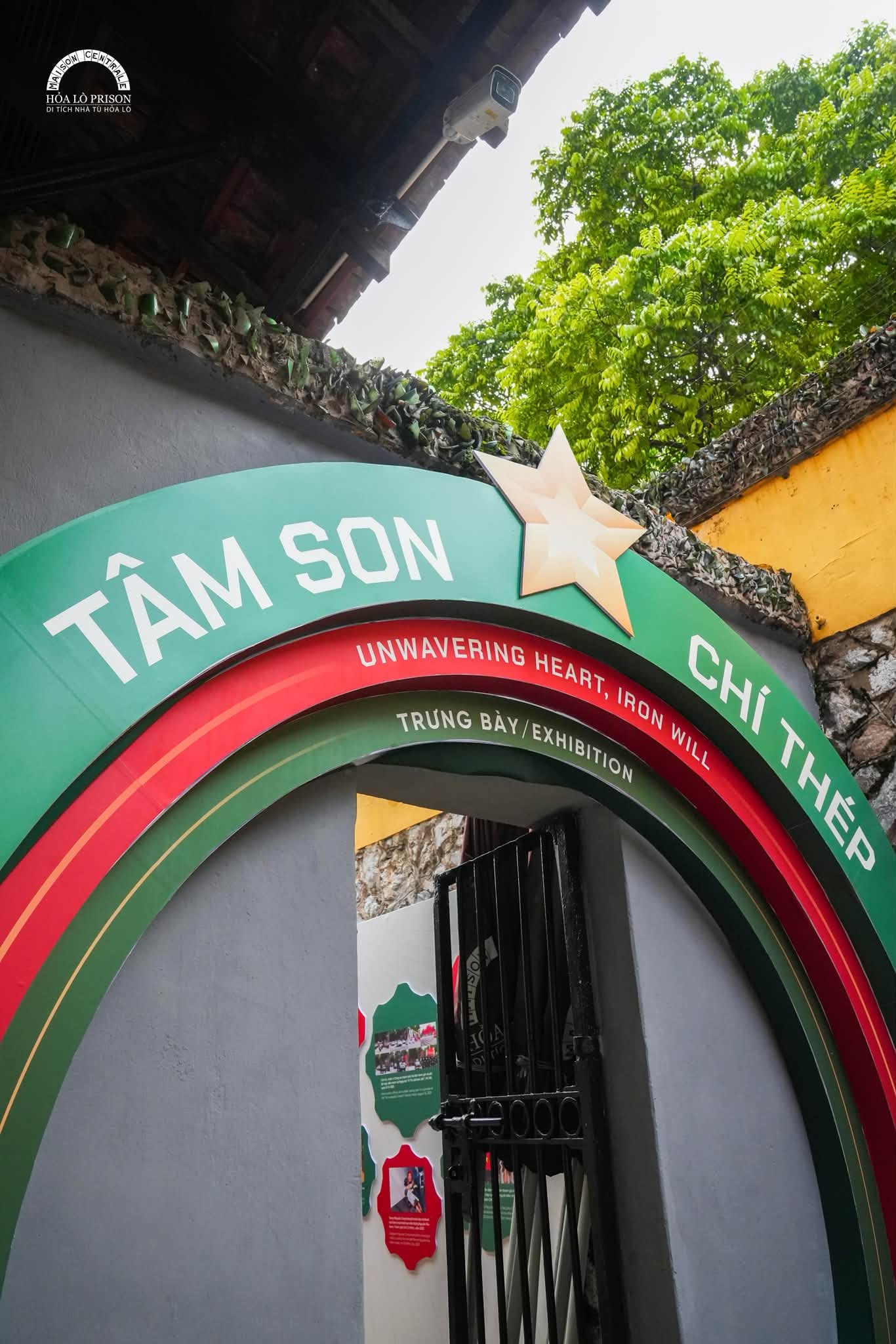 Bức tranh dài 7 mét, hơn 120 tác phẩm và những họa sĩ từ lớp 3 đến ngoài 60: Văn Miếu có gì dịp 2/9?