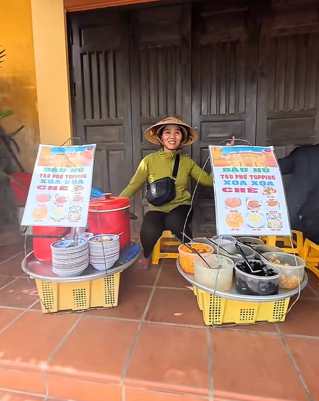 Gánh tàu hũ của chị Én cũng giản dị như nhiều gánh tàu hũ khác tại Hội An