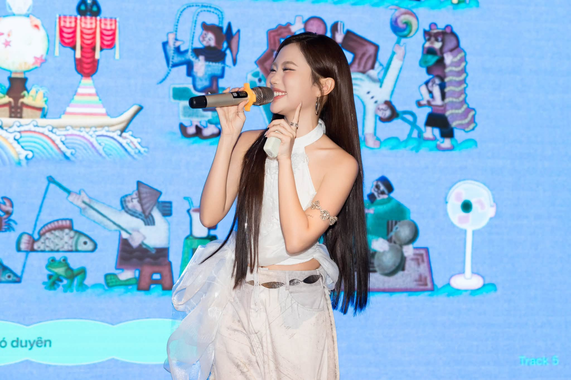 Phương Mỹ Chi hiện là một trong những giọng ca trẻ được yêu mến nhất