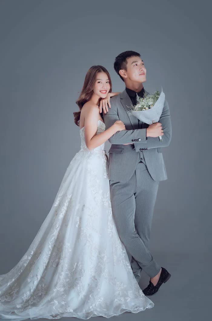 Khả Ngân cũng từng làm cô dâu trong bộ ảnh cưới với Song Luân thuộc dự án Hậu Duệ Mặt Trời 