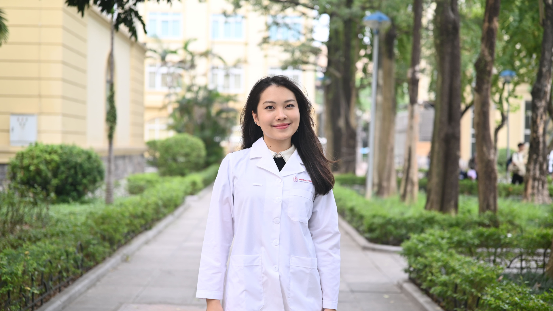 Trong những năm đầu đại học, Linh dành phần lớn thời gian cho học tập và nghiên cứu khoa học