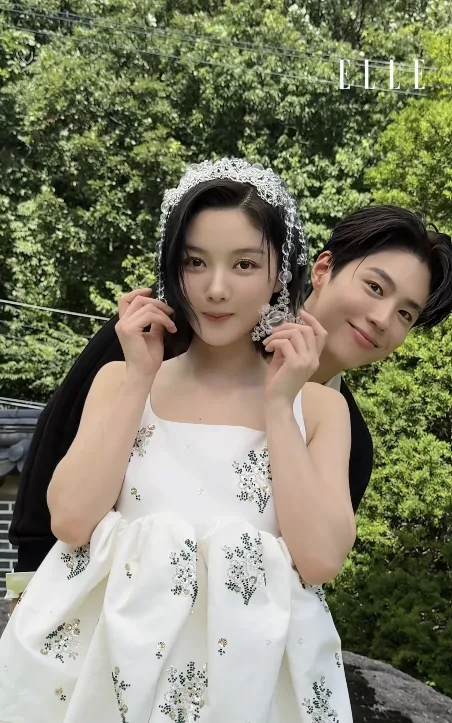 Kim Yoo Jung - Park Bo Gum lộ ảnh cưới?