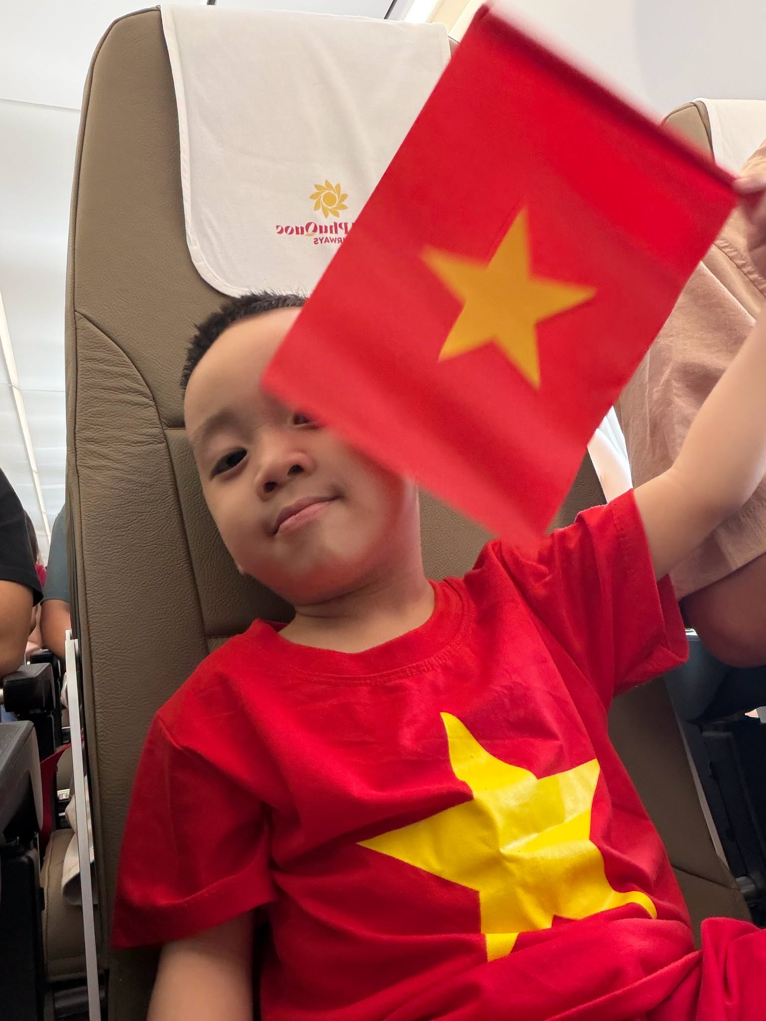 Sắc đỏ sao vàng hiện diện ở trên những hành trình bay của Sun PhuQuoc Airways.