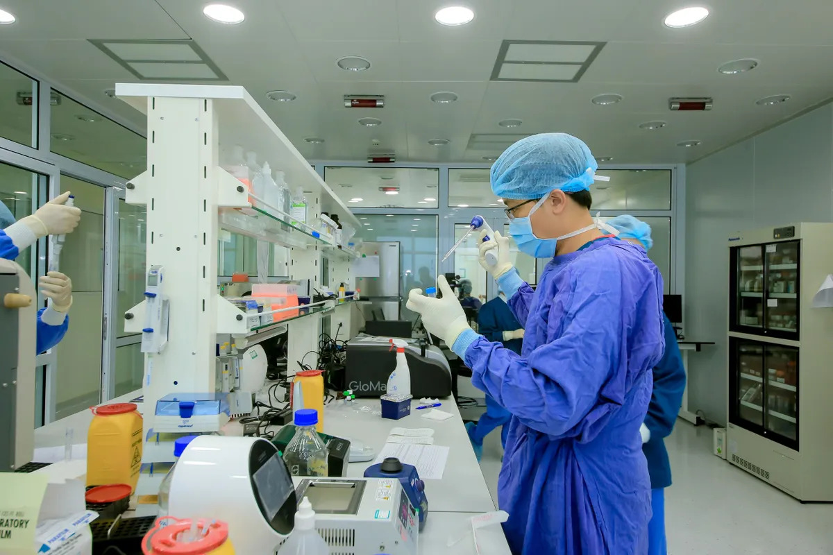Trung tâm công nghệ gen nghìn tỷ của tỷ phú Phạm Nhật Vượng: Tiên phong liệu pháp