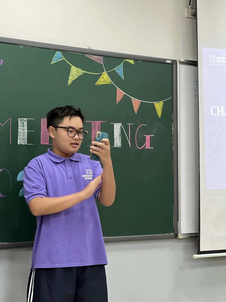 Cậu bé có loạt meme