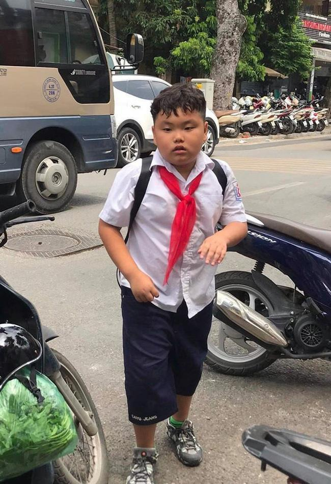 Mỗi mùa khai giảng sau đó, cậu nhóc lại