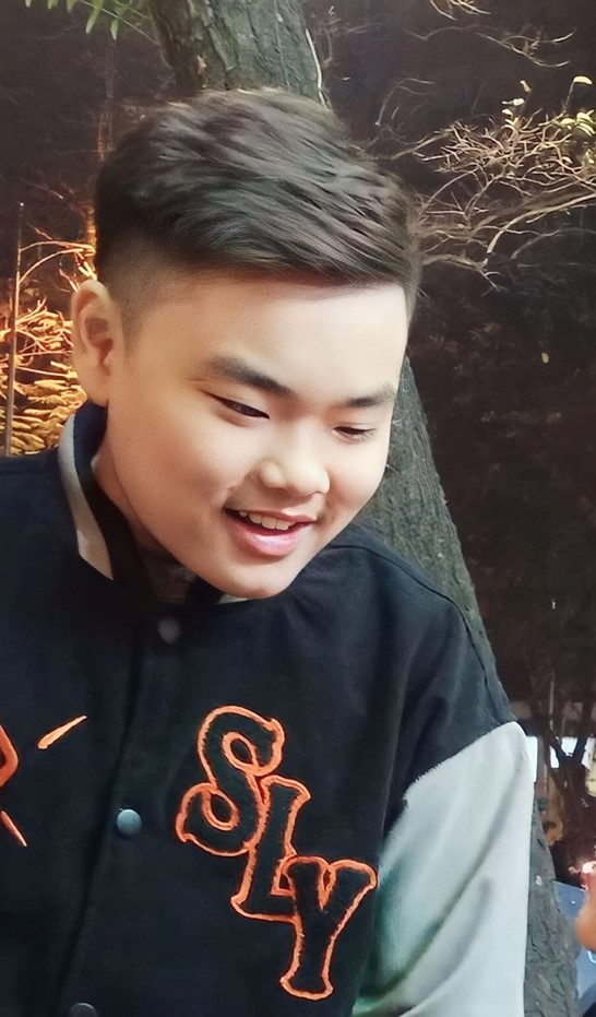 Ở tuổi 17, Bi Béo ngày càng cao ráo, gương mặt cũng trưởng thành và chững chạc hơn trước