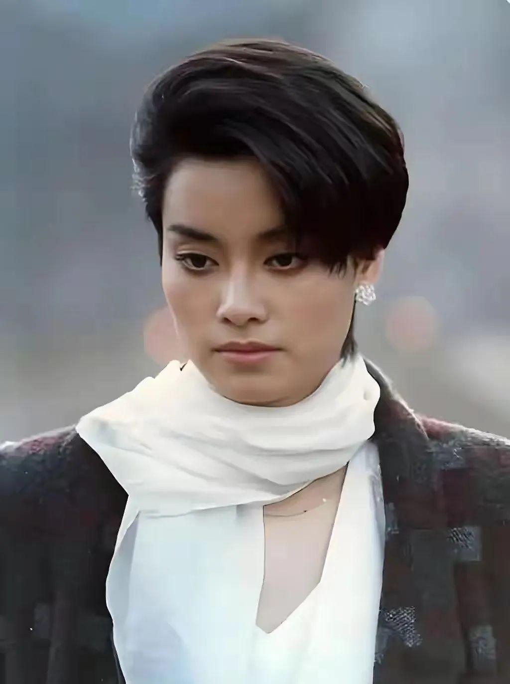 Thời trẻ, Mao A Mẫn 2 lần dính bê bối trốn thuế. Ảnh: Baidu.