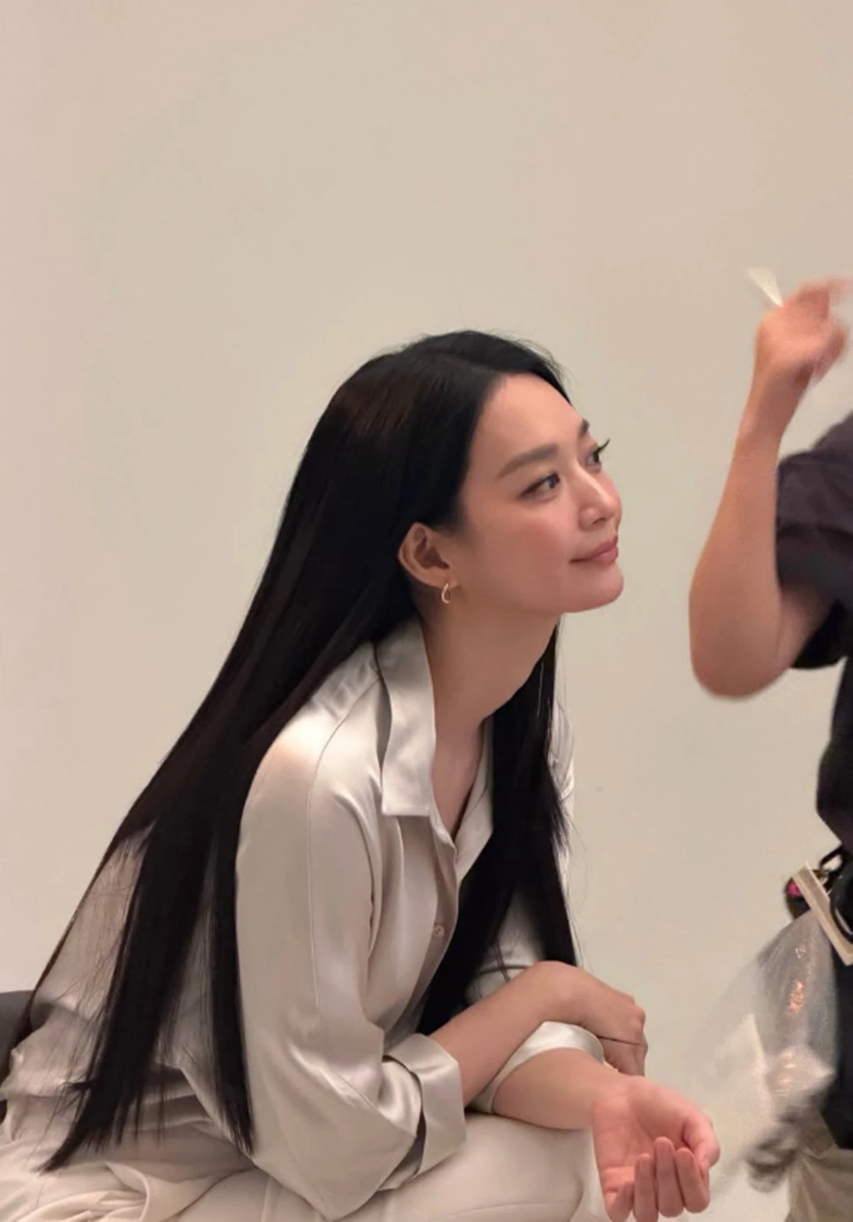 Nụ cười rạng rỡ của Shin Min Ah khiến fan “tan chảy”. Nhìn diện mạo Shin Min Ah ở thời điểm hiện tại chẳng ai nghĩ cô đã bước sang tuổi 42. Ảnh: IGNV