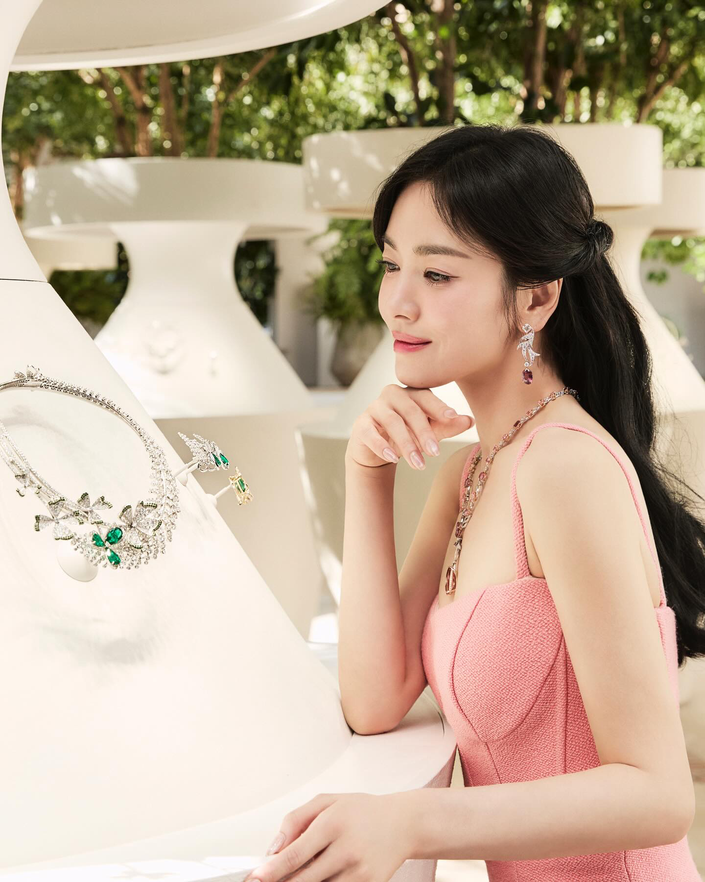 Song Hye Kyo giờ đây đã trở thành 1 trong những sao nữ dẫn đầu làn sóng Hallyu sau hàng loạt tác phẩm gây sốt trên diện rộng. Ảnh: X