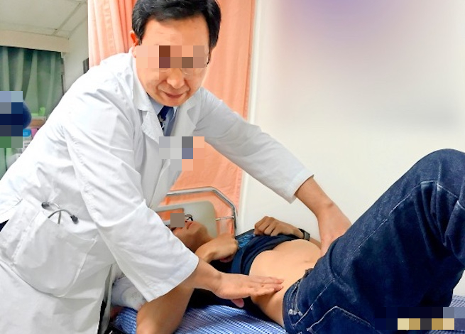 Chàng trai 26 tuổi rơi vào nguy kịch vì 248 viên sỏi mật gây tắc nghẽ, nguy cơ hoại tử (Ảnh minh họa)