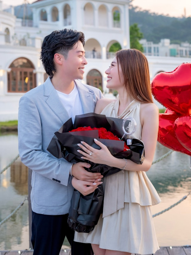 Trương Tử Phong - Vương Phi nên duyên sau khi đóng chung phim. Ảnh: HK01.