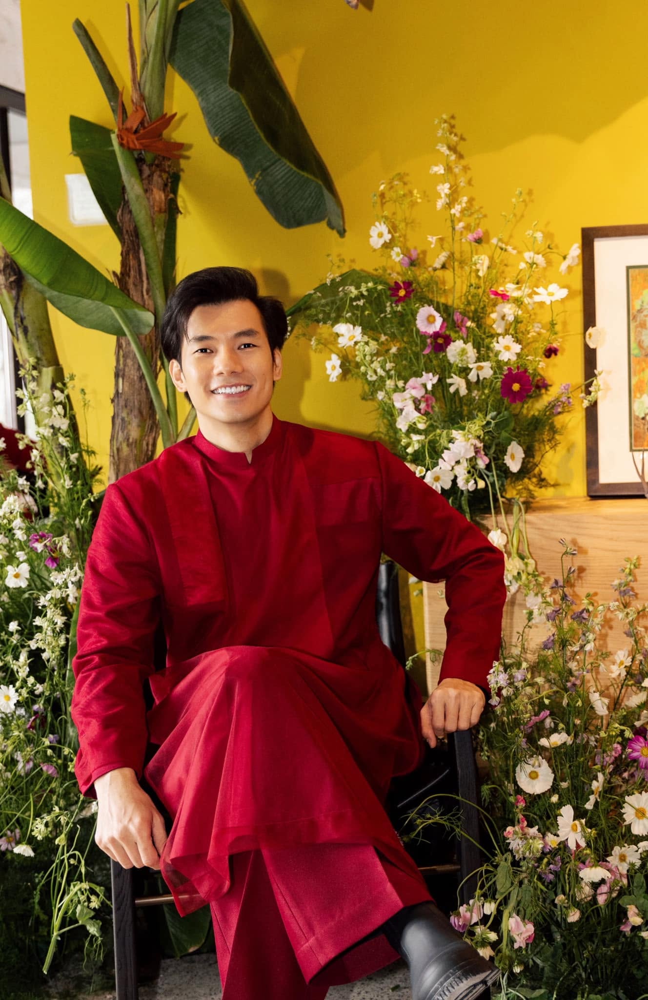 Nhan Phúc Vinh nhập hội cưng chiều