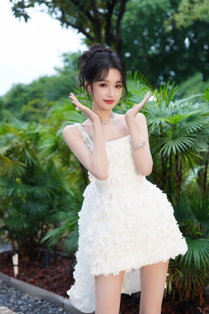 Nghi vấn Tôn Di có tình mới xôn xao Cbiz. Ảnh: Weibo.