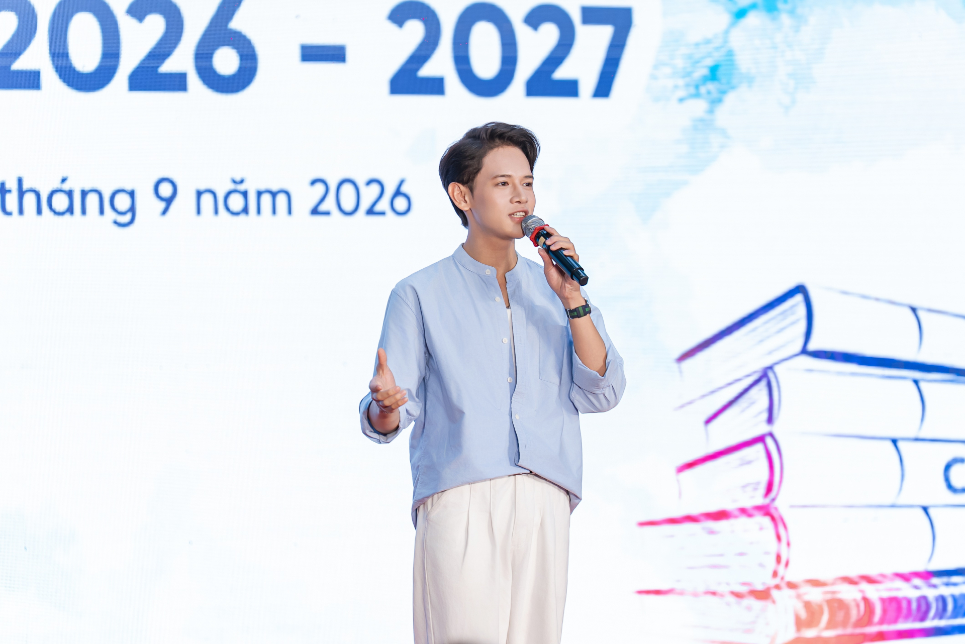 Bắt gặp Chuyên Ngoại ngữ - ngôi trường của dàn
