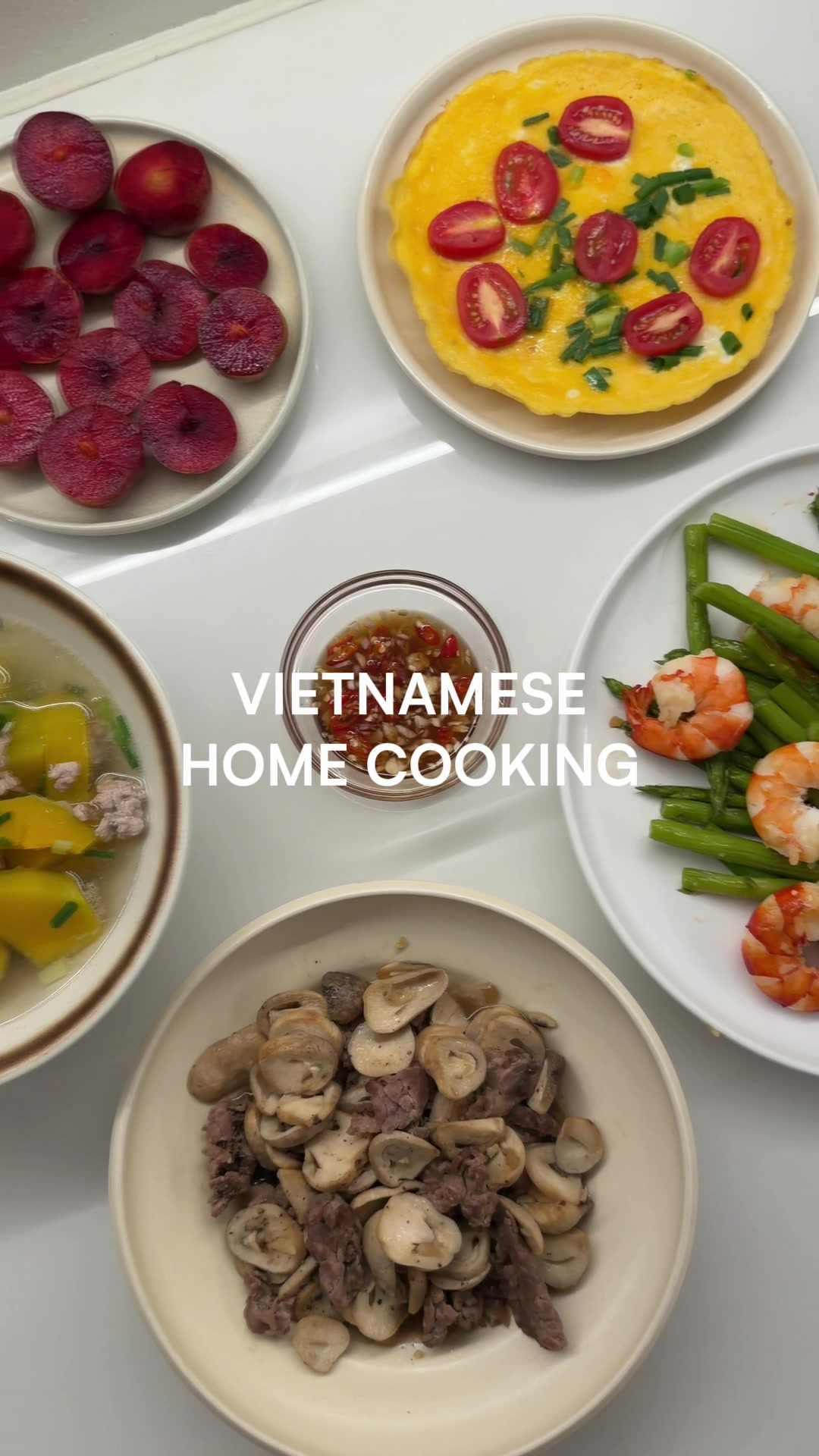 Cơm nhà của kỹ sư SN 1996 ở Bắc Ninh: Nấu thịt rang cháy cạnh, canh cua và cà pháo thôi cũng “nghệ cả củ”